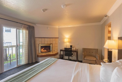 Cannery Row Inn image 11